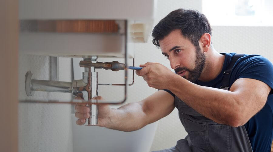 Expert burst pipe repair services in New Lothrop, MI